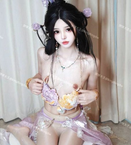 饼饼大王 新作 [门槛更新] 20分钟 Cos申鹤 柴郡 模拟足交 [7V-1.50G]