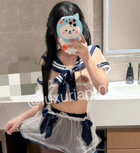 O泡 [福利订阅] 21分钟 快手多毛嫩主播  自摸裸舞福利 大森林反差又可爱 [1P6V-343MB]